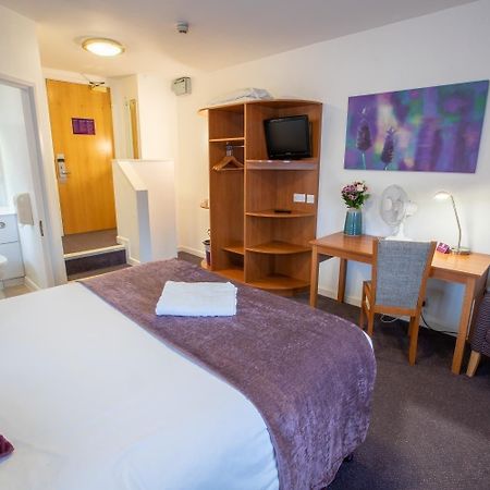 Premier Inn Солихъл Екстериор снимка