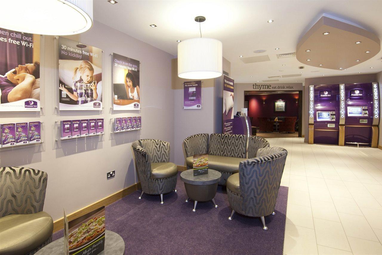 Premier Inn Солихъл Екстериор снимка
